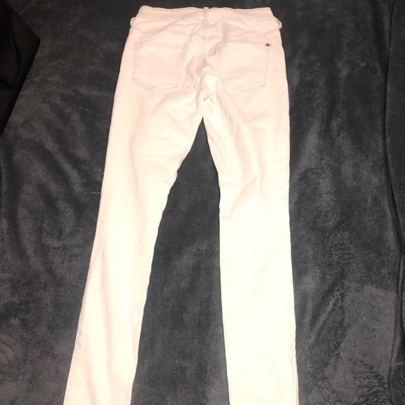 CLOSET CLEAROUT Bullhead White Skinny Jeans - Picture 2 of 4